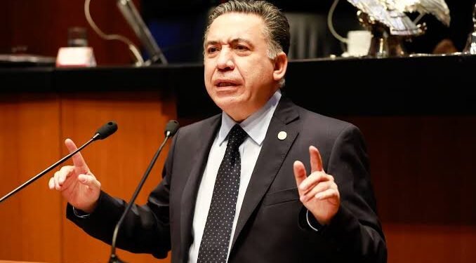 Enrique Inzunza reaparece en el Senado tras 124 días y niega ser “narcolegislador”