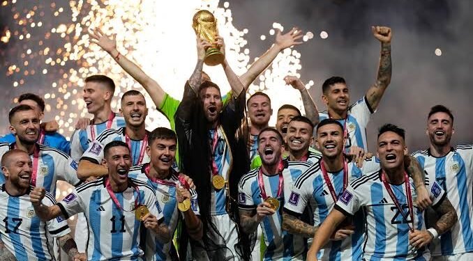 Messi se despide de la Albiceleste entre títulos, récords y dolorosas derrotas
