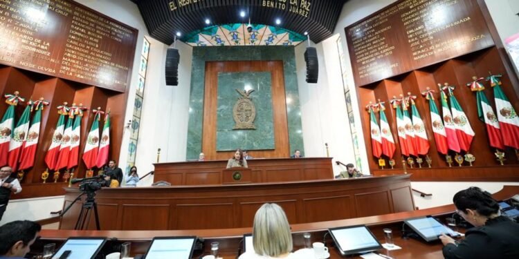 Congreso de Sinaloa sesionará en domingo para resolver licencia de Rocha Moya