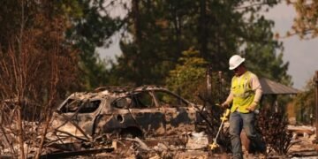 Spokane enfrenta una catástrofe histórica: el fuego reduce comunidades enteras a cenizas