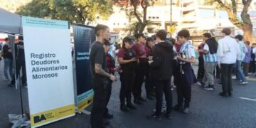 Argentina marca fuera de lugar a deudores alimentarios: no entran al estadio