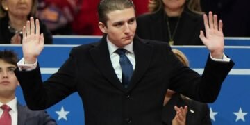 Irán difunde amenaza contra Barron Trump y menciona recompensa de 10 millones de dólares