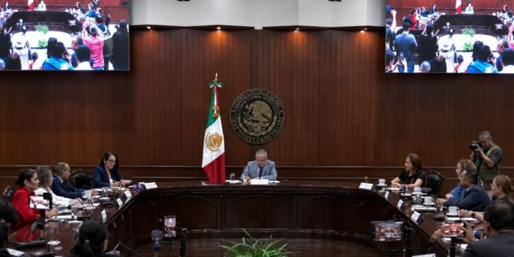 Nueva licencia para Rocha Moya; Congreso prepara sustitución temporal