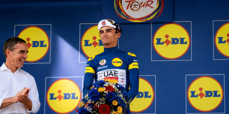 ¡Hace historia otra vez! Isaac del Toro se corona campeón del Deutschland Tour en Alemania
