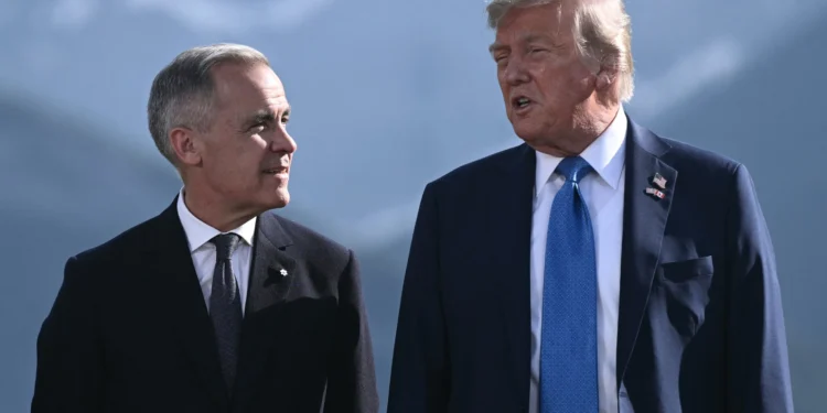 Donald Trump endurece la guerra comercial y anuncia aranceles de 50% a Canadá