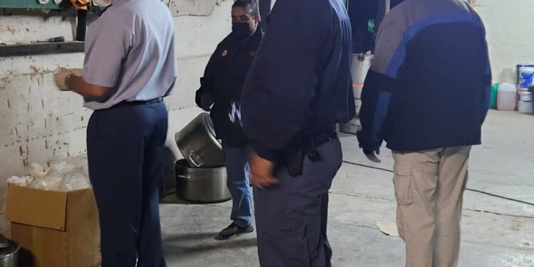 Cae narcolaboratorio en Sudáfrica: Arrestan a dos mexicanos en operativo internacional