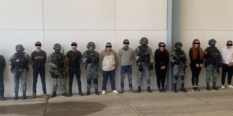 Detienen a nueve presuntos integrantes del CJNG en operativo federal en Michoacán