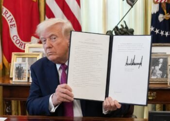 “Solo nos falta un océano”; Trump cambia el Lago Ontario por “Lago América”