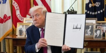 “Solo nos falta un océano”; Trump cambia el Lago Ontario por “Lago América”