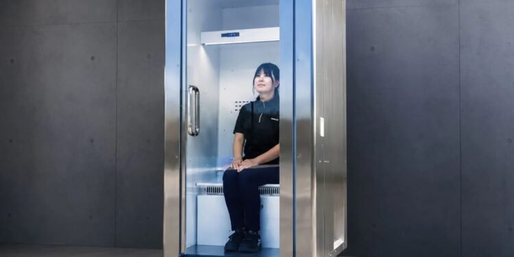 ¿Adiós al calor? En Japón presenta una cabina que enfría el cuerpo en minutos