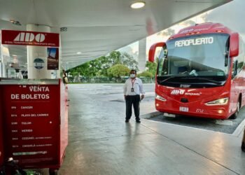 Nueva ruta de autobús ofrece traslado económico entre el centro de Cancún y el aeropuerto