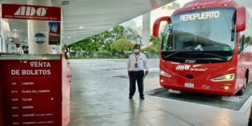 Nueva ruta de autobús ofrece traslado económico entre el centro de Cancún y el aeropuerto
