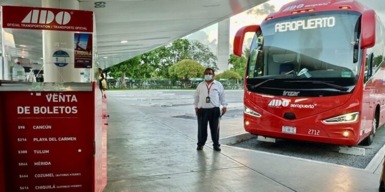 Nueva ruta de autobús ofrece traslado económico entre el centro de Cancún y el aeropuerto