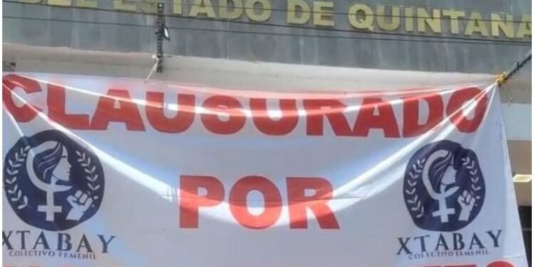 “Somos víctimas que queremos justicia”: colectivo Xtabay bloquea un carril frente a la Fiscalía