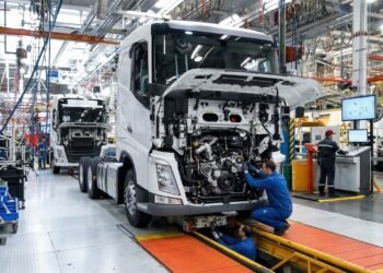 Industria de vehículos pesados acelera en julio: producción crece 51.8% y exportación 66.7%