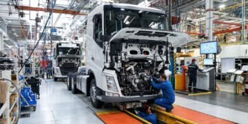 Industria de vehículos pesados acelera en julio: producción crece 51.8% y exportación 66.7%