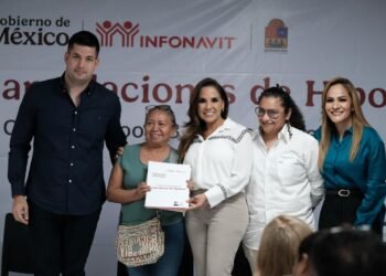 De deudores a propietarios: INFONAVIT libera las viviendas de 100 familias