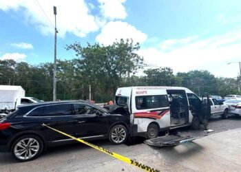 Se armó la carambola en Nichupté: seis carros y al menos 17 heridos