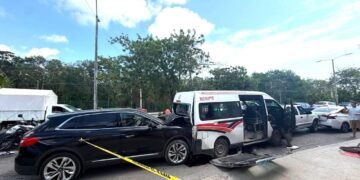 Se armó la carambola en Nichupté: seis carros y al menos 17 heridos