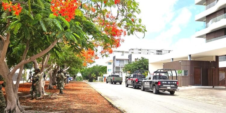 Catean lujoso departamento en zona residencial por presunto narcomenudeo