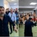 ¡Lluvia de billetes! Presidente del Dinamo City celebra goleada lanzando dinero a sus jugadores