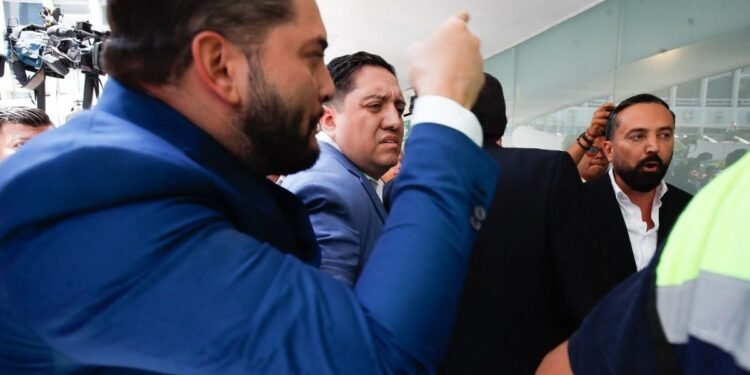 Quedó grabado en video, tensión en el Senado: diputados del PRI y Morena casi llegan a los golpes