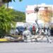 Conductor extranjero derriba postes de luz y provoca afectaciones eléctricas y cierres viales