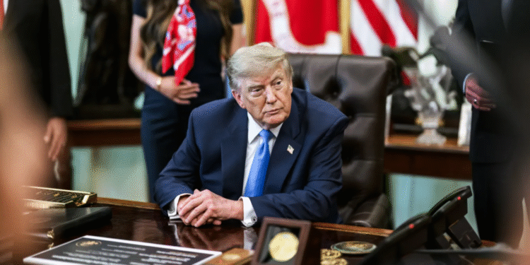 ¡Se acabó el financiamiento para menores trans! Trump bloquea fondos de Medicaid