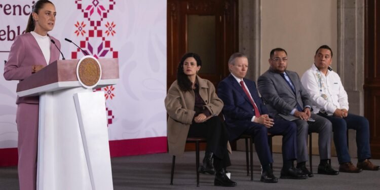 ¿El dinero recuperado de García Luna llegará a las aulas? Esto anunció Sheinbaum