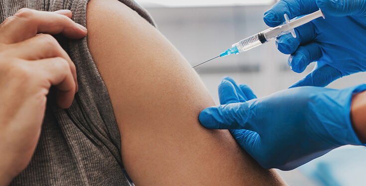 Avance histórico: Moderna y Merck reportan resultados positivos en vacuna contra el cáncer de piel