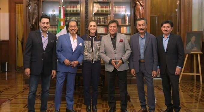 Los Tigres del Norte visitan Palacio Nacional; Sheinbaum celebra sus éxitos
