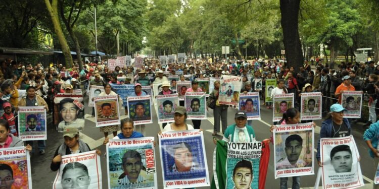 ¿Qué pasó con los 43? Nuevas líneas de investigación abren pistas en el caso Ayotzinapa