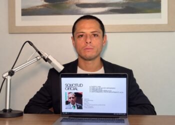 Ni delantero ni técnico: Chicharito ahora quiere el puesto de fan número uno de Luis Miguel