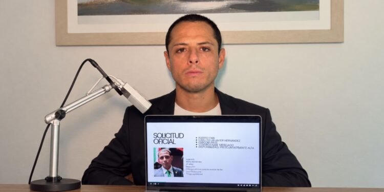 Ni delantero ni técnico: Chicharito ahora quiere el puesto de fan número uno de Luis Miguel