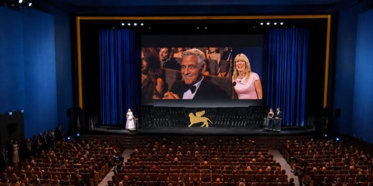 ¡Noche grande en Venecia! Clooney recibe el León de Oro y México entra en escena