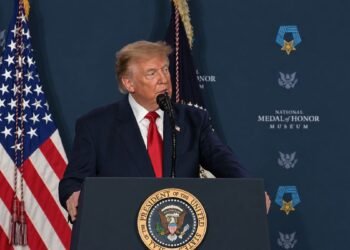Trump insiste con el “Estrecho Trump” mientras Irán lo satiriza en redes