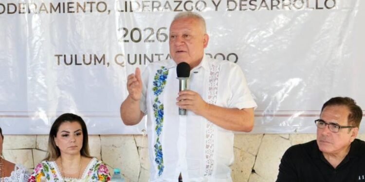 Rafael Marín escucha a las mujeres de Tulum y pone el bienestar del pueblo al centro
