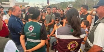 Más de 100 brigadistas combaten incendio de 80 hectáreas