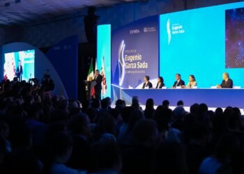 ¿Cómo puede México crecer más? Fernández Carbajal apuesta por acuerdos y tecnología