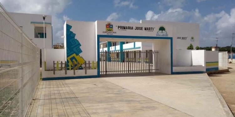 Polémica en primaria de Villas Otoch: denuncian listas de familias que no pagan cuota “voluntaria”