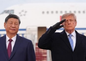 Xi Jinping llega a Estados Unidos entre honores militares y tensiones comerciales