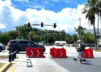 Permanece cerrado desde ayer un tramo de Cobá, a la altura de la Fiscalía por caso de menor