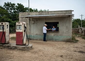 Sin internet, sin luz y sin tarjeta: el sur de QRoo dice “no” al adiós al efectivo en gasolineras