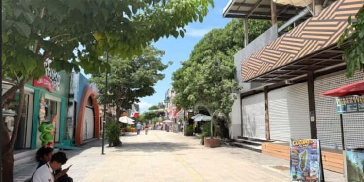 La Quinta Avenida pierde el sabor: restaurantes bajan la cortina en Playa del Carmen