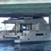 Un yate quedó atorado bajo el puente Calinda, en el km 4.5 de la Zona Hotelera