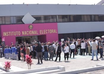 Fuga junto al INE moviliza a Protección Civil: evacúan oficinas y activan home office