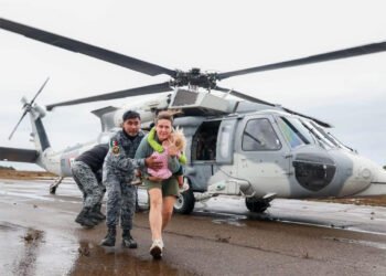 ¡Rescate por aire en Ensenada! Ejército, Fuerza Aérea y GN salvan a 32 personas y tres perros