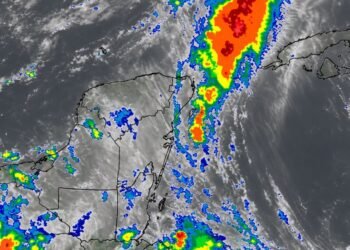 Huracán Isaías alcanza categoría 3; alertan por lluvias fuertes en la península de Yucatán