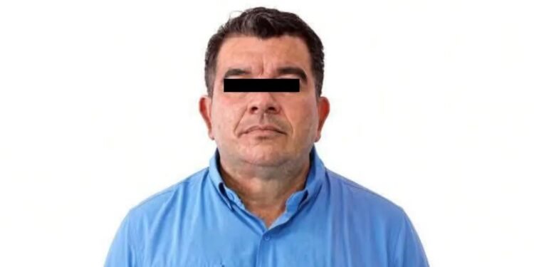 Procesan a ex jefe policial de Cancún por tráfico de personas