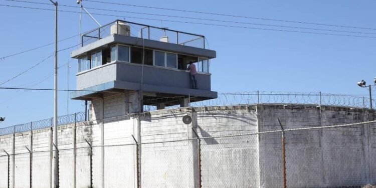 Penal El Castillo de Mazatlán registra nueva riña y movilización de seguridad